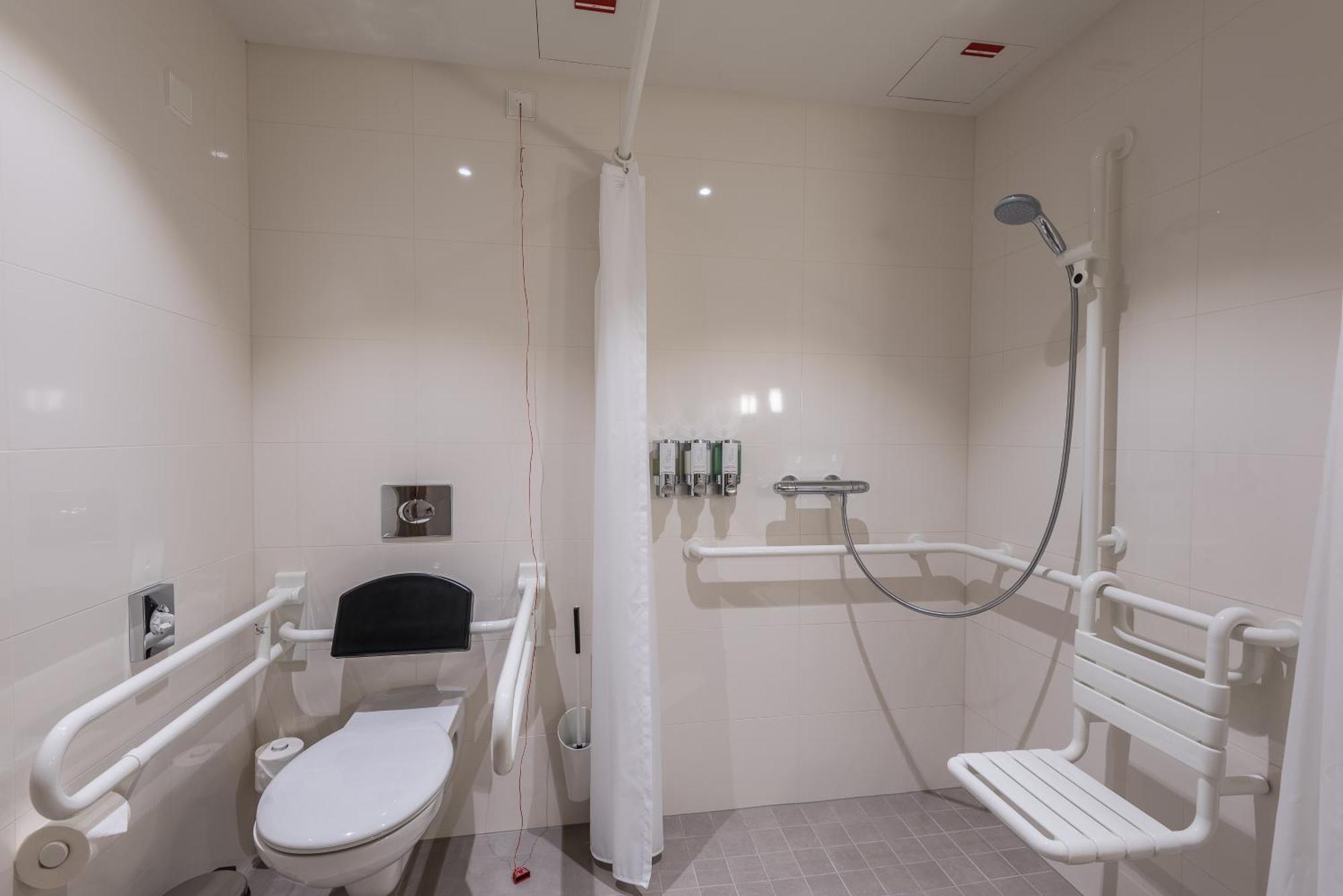 Hampton By Hilton Freiburg Hotel Екстериор снимка