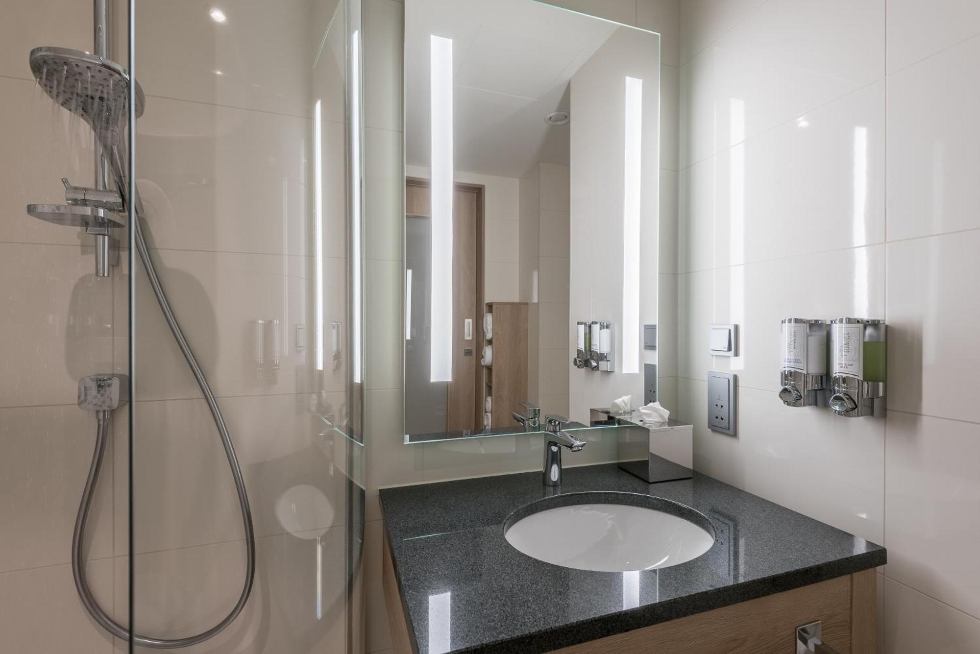 Hampton By Hilton Freiburg Hotel Екстериор снимка