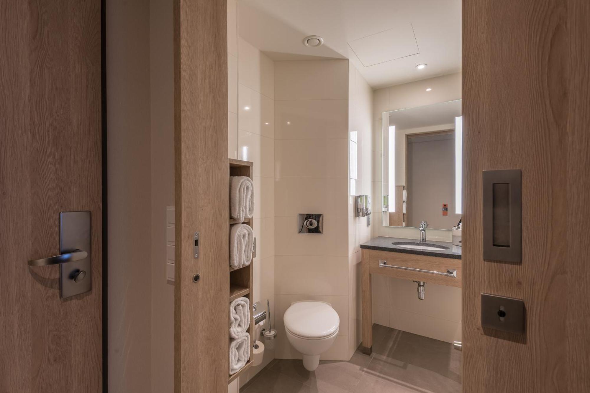 Hampton By Hilton Freiburg Hotel Екстериор снимка