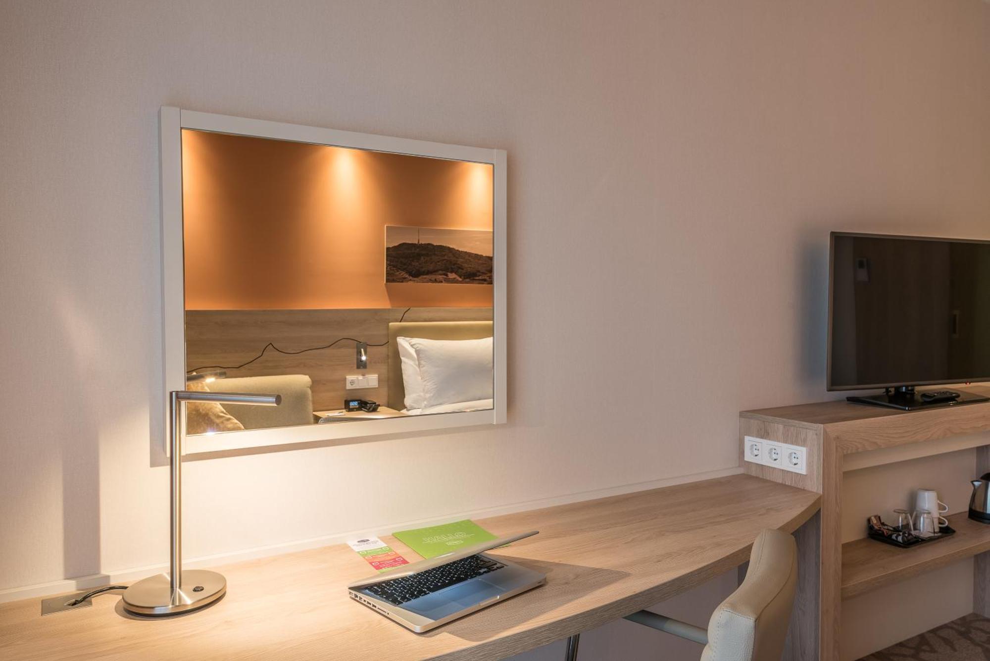 Hampton By Hilton Freiburg Hotel Екстериор снимка