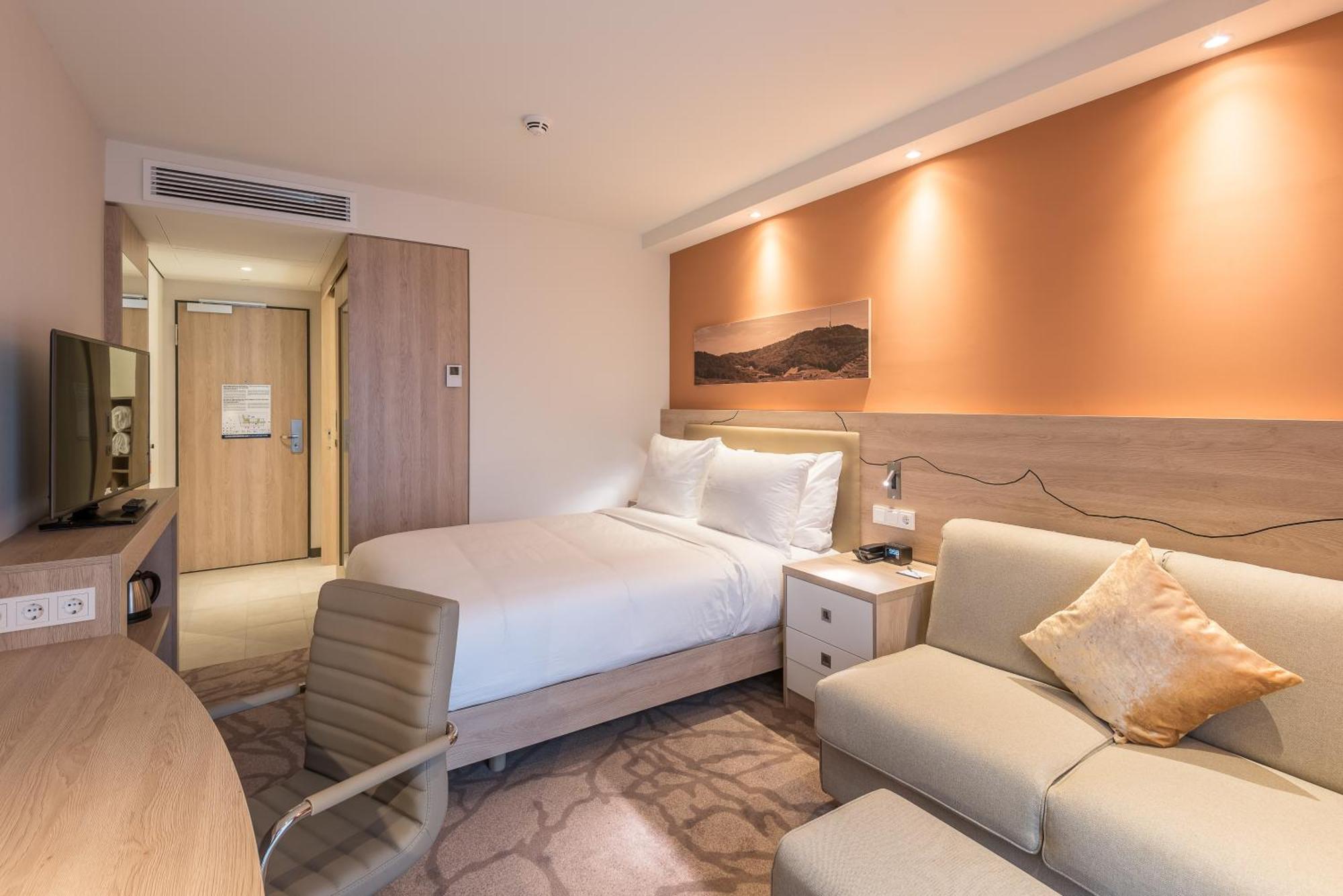 Hampton By Hilton Freiburg Hotel Екстериор снимка