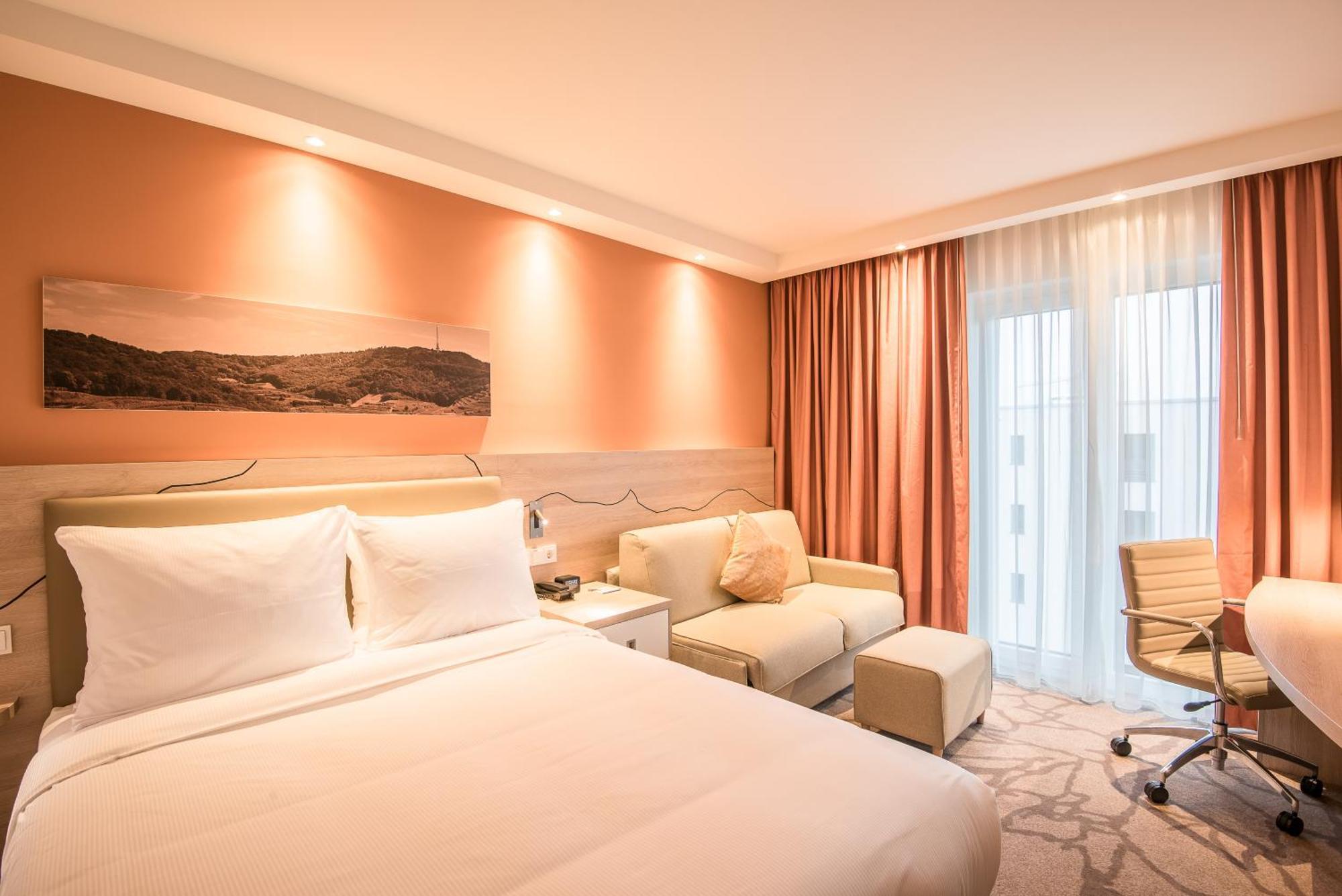 Hampton By Hilton Freiburg Hotel Екстериор снимка