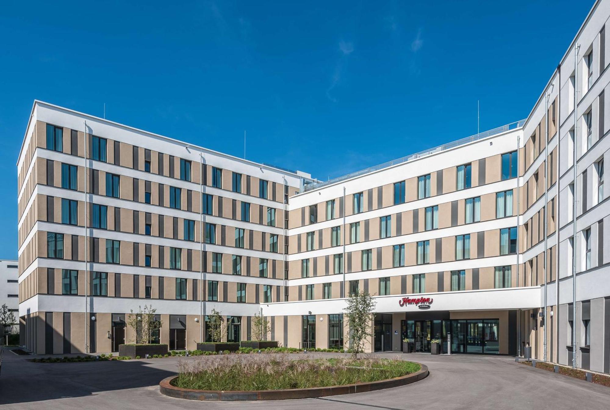 Hampton By Hilton Freiburg Hotel Екстериор снимка