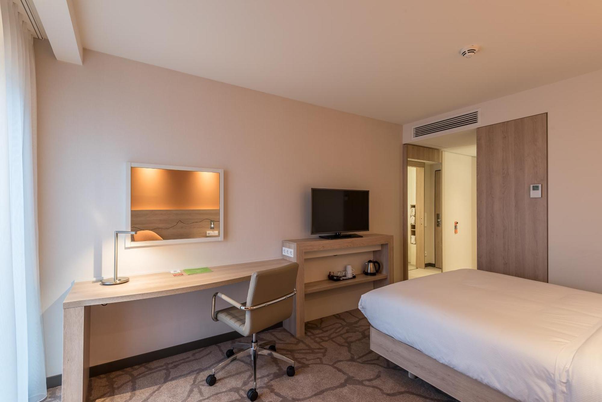 Hampton By Hilton Freiburg Hotel Екстериор снимка