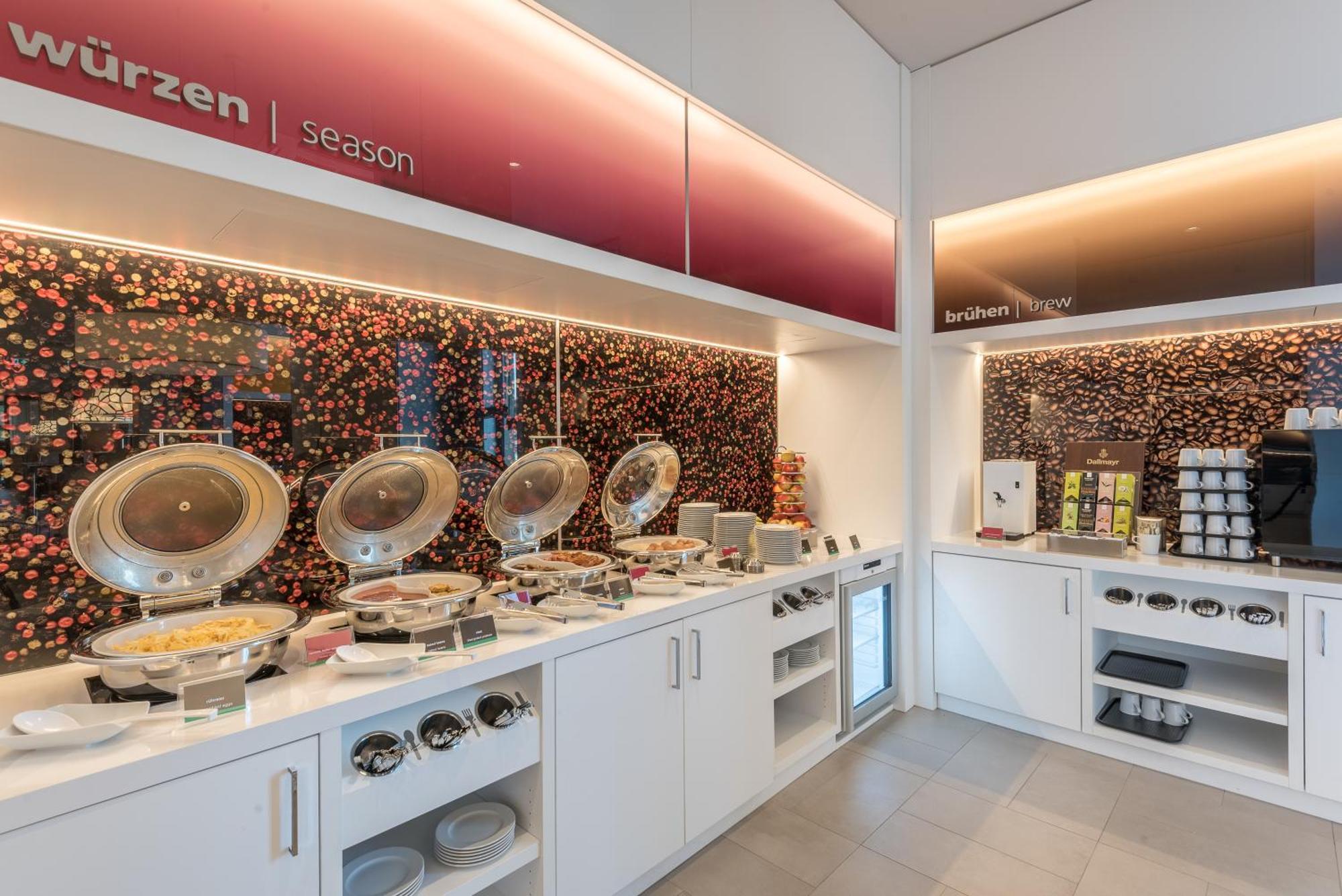 Hampton By Hilton Freiburg Hotel Екстериор снимка