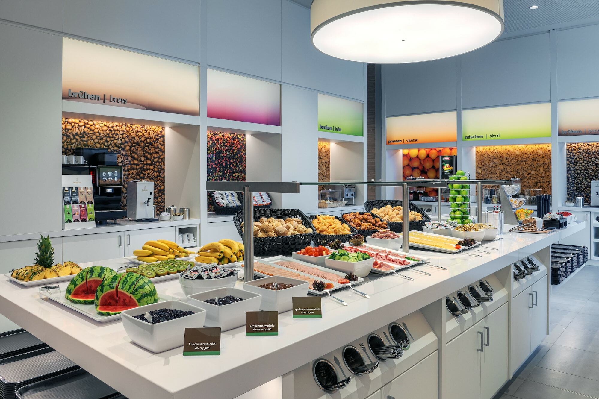 Hampton By Hilton Freiburg Hotel Екстериор снимка