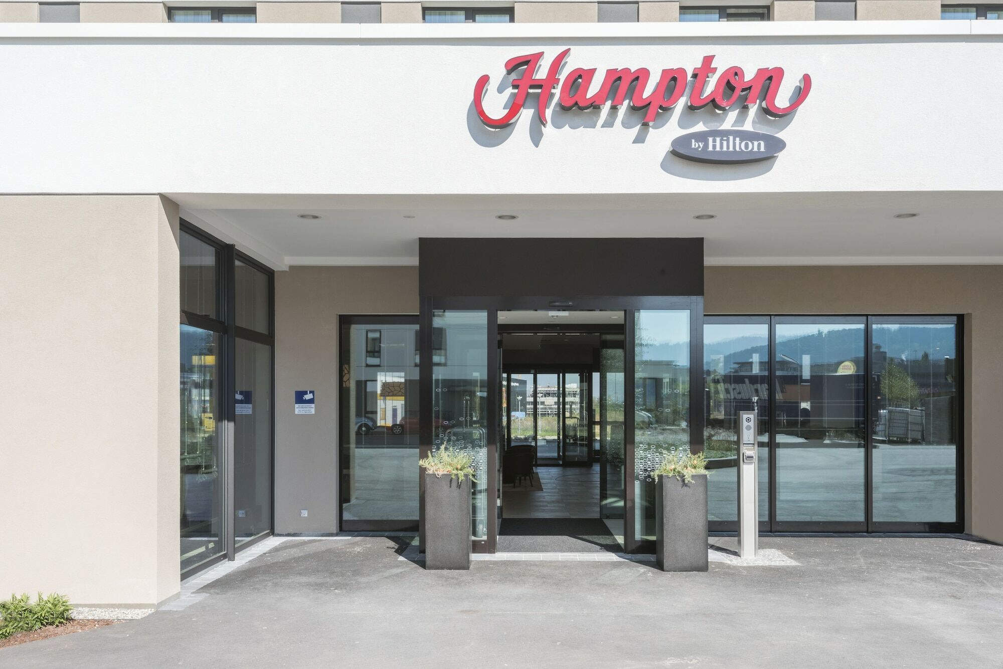 Hampton By Hilton Freiburg Hotel Екстериор снимка